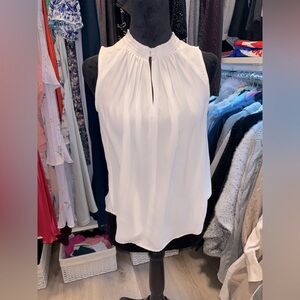 NWOT✨ banana republic PLEATED SLEEVELESS TOP size XS